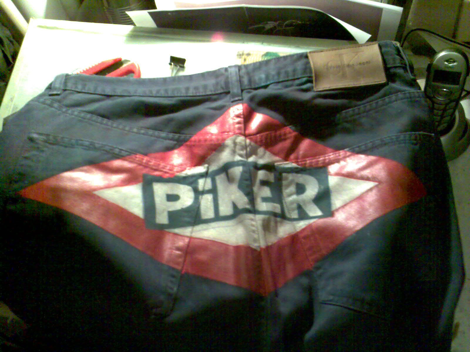 Pantalones Piker logo metro