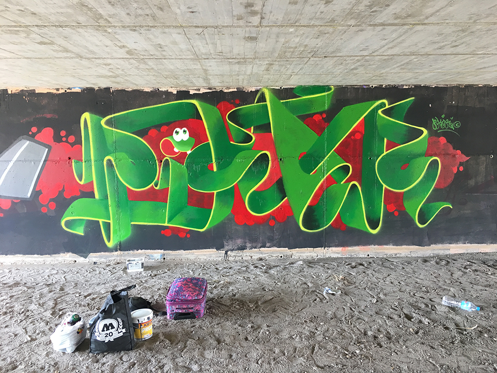 Graffiti de Piker CZB con Lost en Águilas (Murcia)